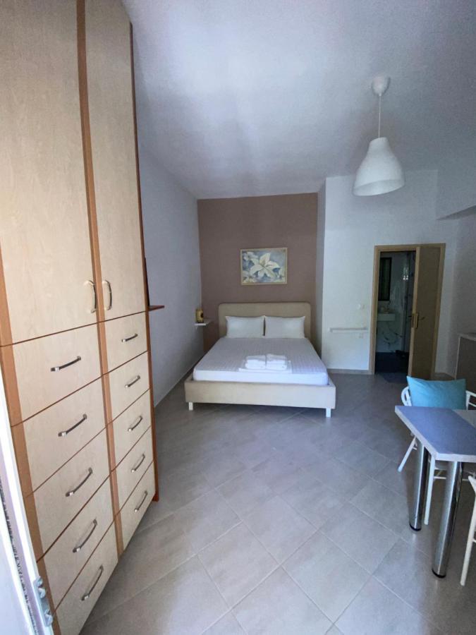 Lr Apartments Sarandë Exterior foto