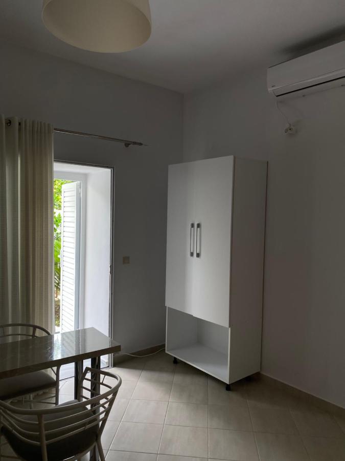 Lr Apartments Sarandë Exterior foto